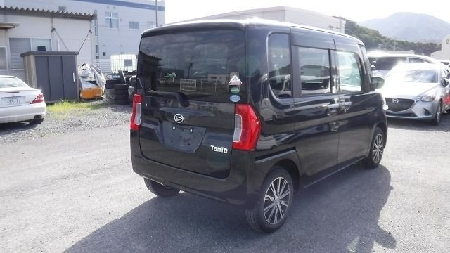 DAIHATSU TANTO 2019/3