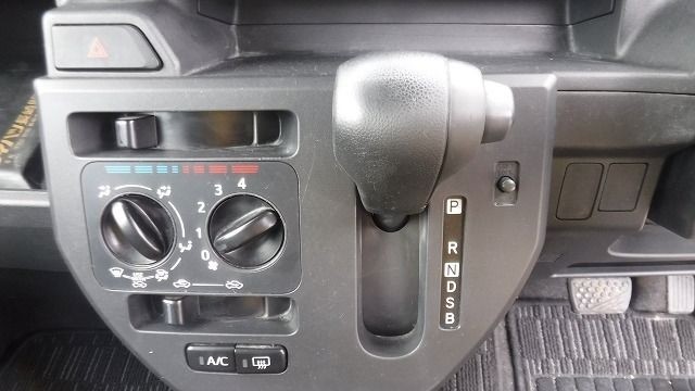 DAIHATSU WAKE 2019/1
