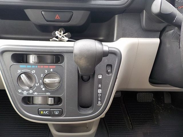 TOYOTA PASSO 2019/4
