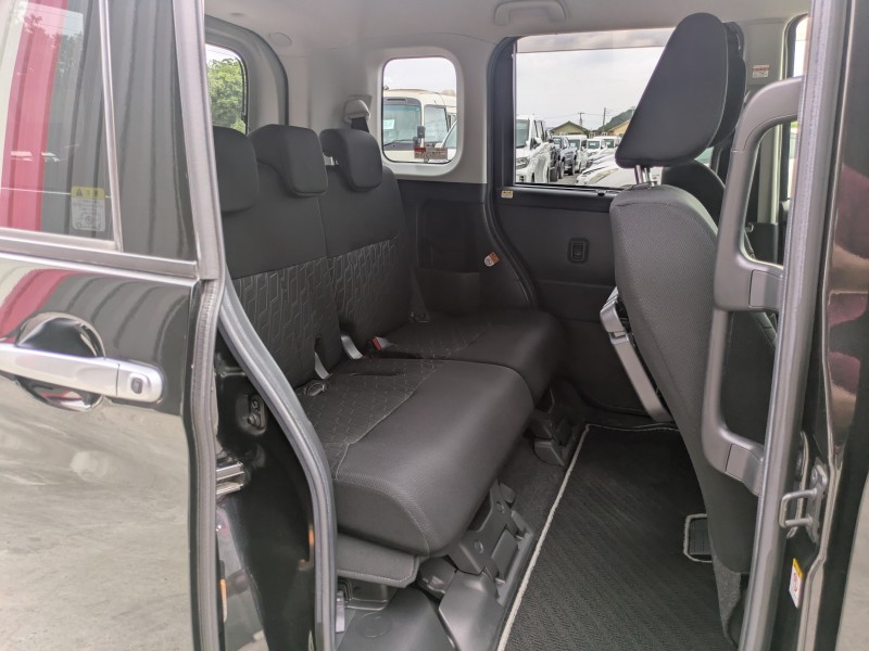 TOYOTA ROOMY 2019/3