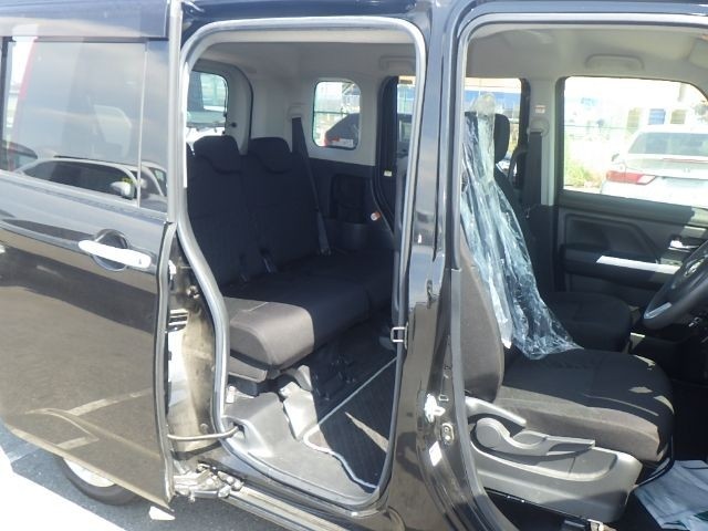 TOYOTA ROOMY 2019/6