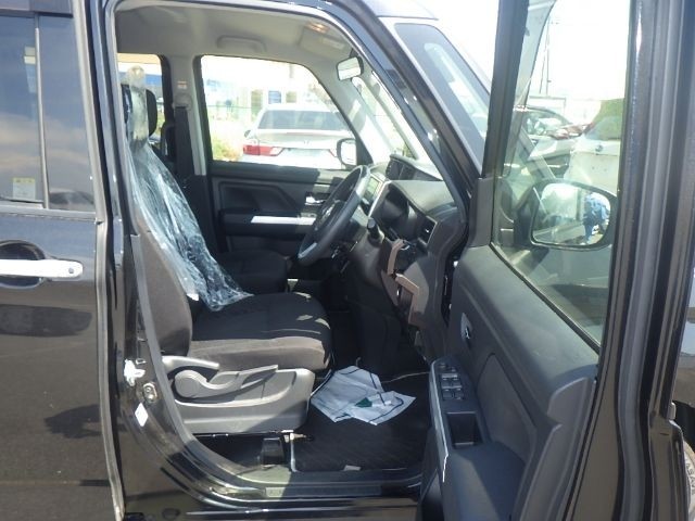 TOYOTA ROOMY 2019/6
