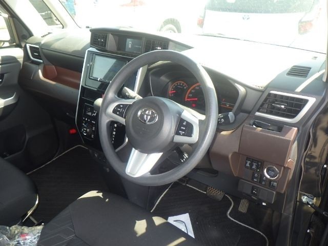 TOYOTA ROOMY 2019/6