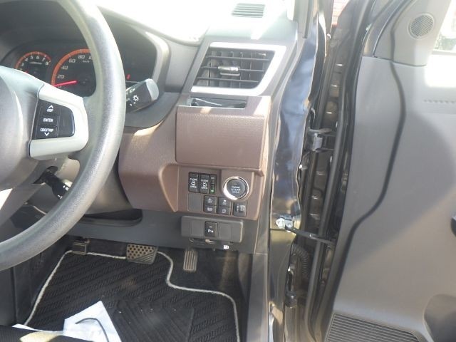 TOYOTA ROOMY 2019/6