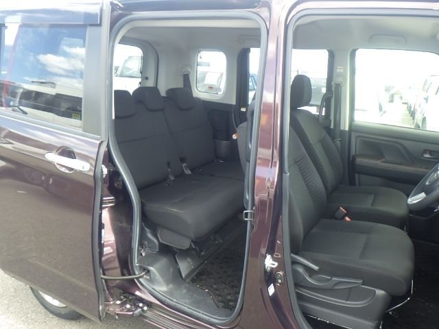 TOYOTA ROOMY 2019/6