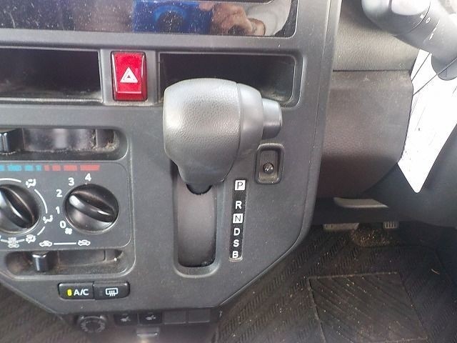 TOYOTA ROOMY 2019/7