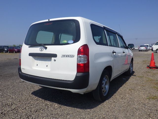 TOYOTA SUCCEED 2015/2