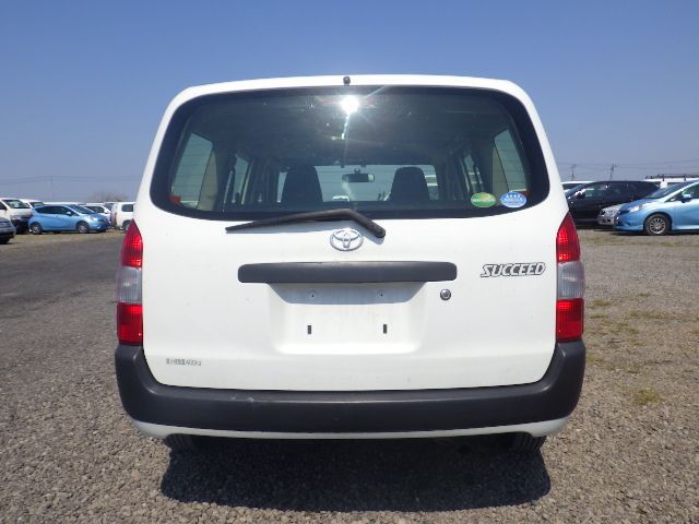TOYOTA SUCCEED 2015/2