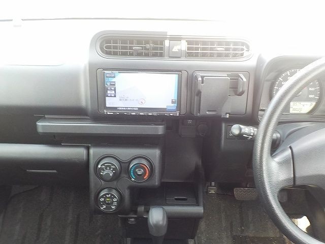 MAZDA FAMILIA 2020/6
