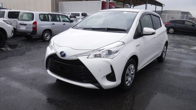 TOYOTA VITZ 2019/3