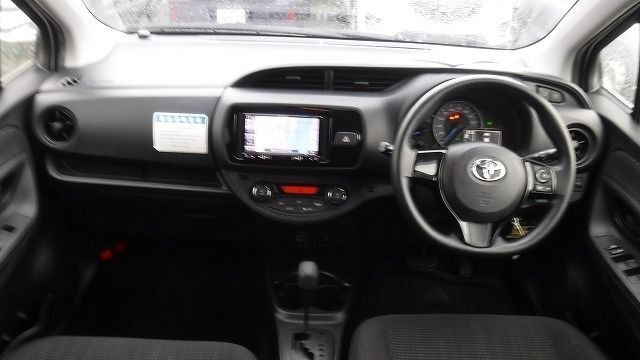 TOYOTA VITZ 2019/3