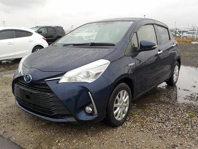 TOYOTA VITZ 2019/6
