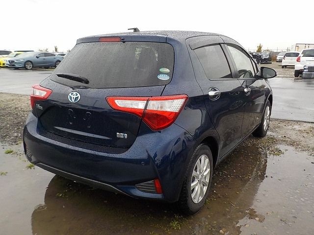 TOYOTA VITZ 2019/6