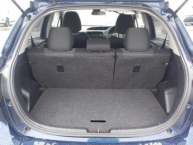 TOYOTA VITZ 2019/6
