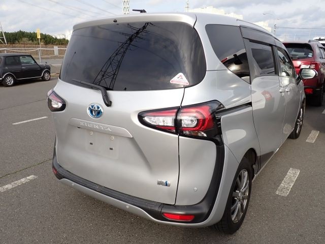 TOYOTA SIENTA 2019/3