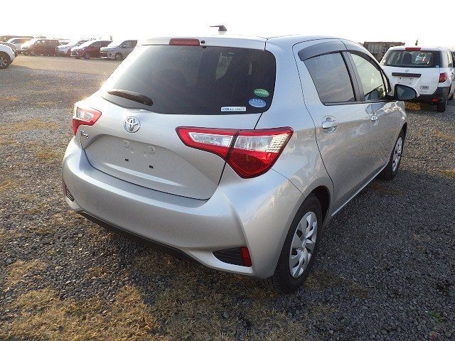 TOYOTA VITZ 2019/4