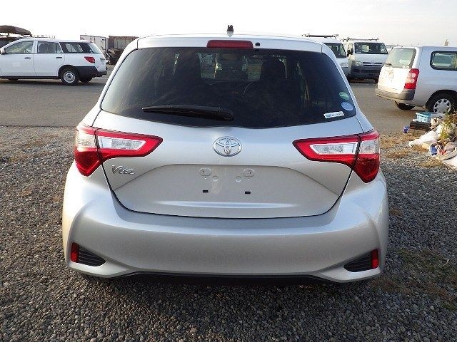 TOYOTA VITZ 2019/4