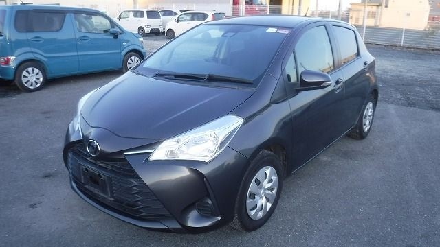 TOYOTA VITZ 2019/11
