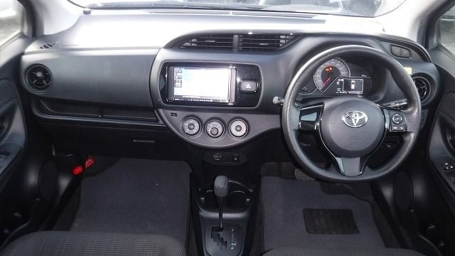 TOYOTA VITZ 2019/11