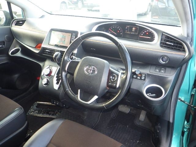TOYOTA SIENTA 2019/3