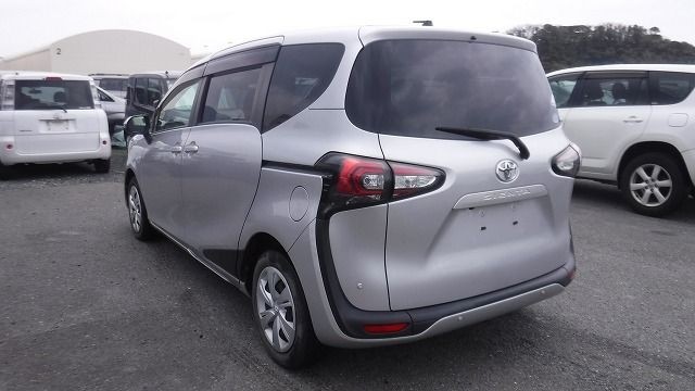 TOYOTA SIENTA 2019/9