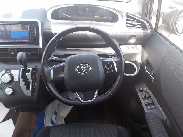 TOYOTA SIENTA 2019/10