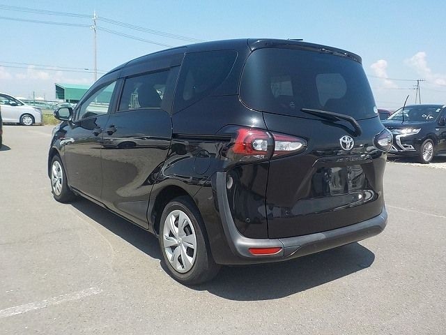 TOYOTA SIENTA 2019/10