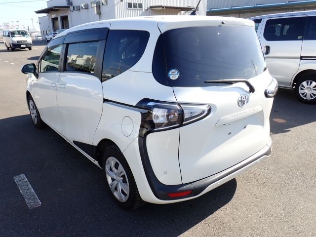 TOYOTA SIENTA 2020/1
