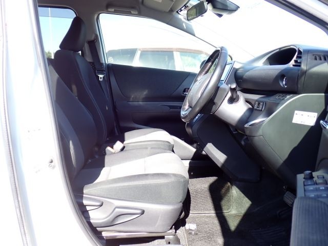 TOYOTA SIENTA 2020/1