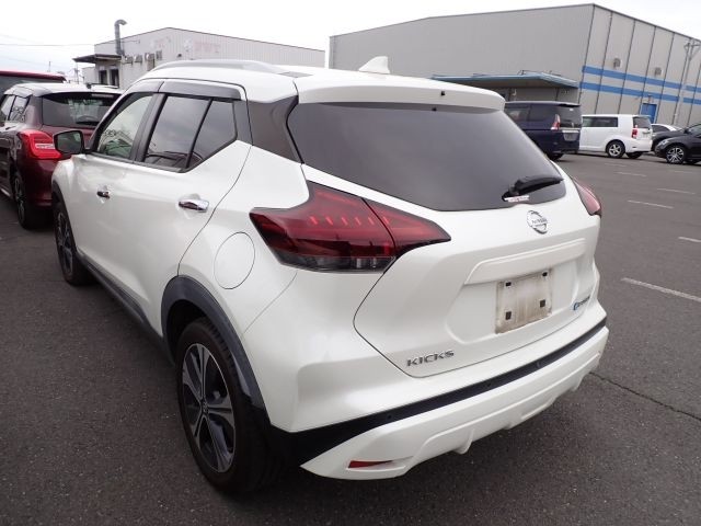 NISSAN KICKS 2020/11
