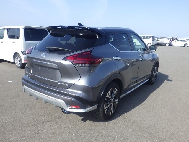 NISSAN KICKS 2020/10