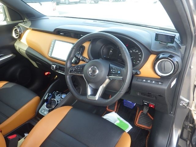 NISSAN KICKS 2020/10
