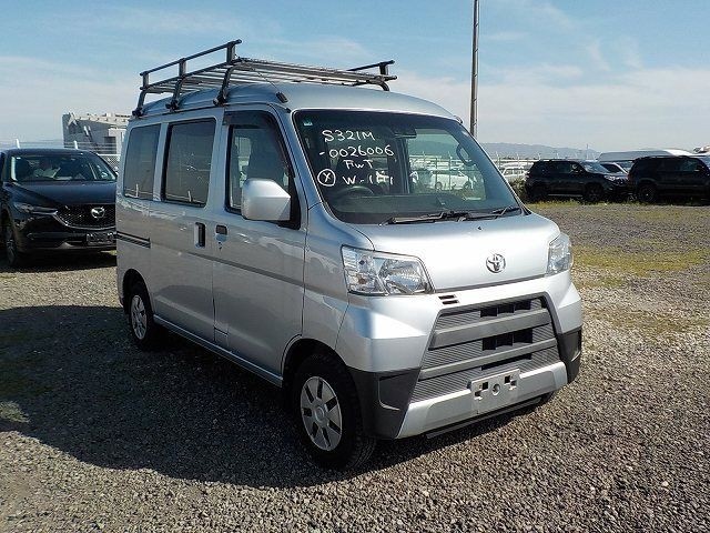 TOYOTA PIXIS VAN 2019/1