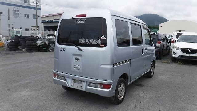 TOYOTA PIXIS VAN 2019/3
