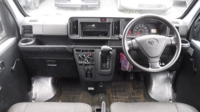 TOYOTA PIXIS VAN 2019/3