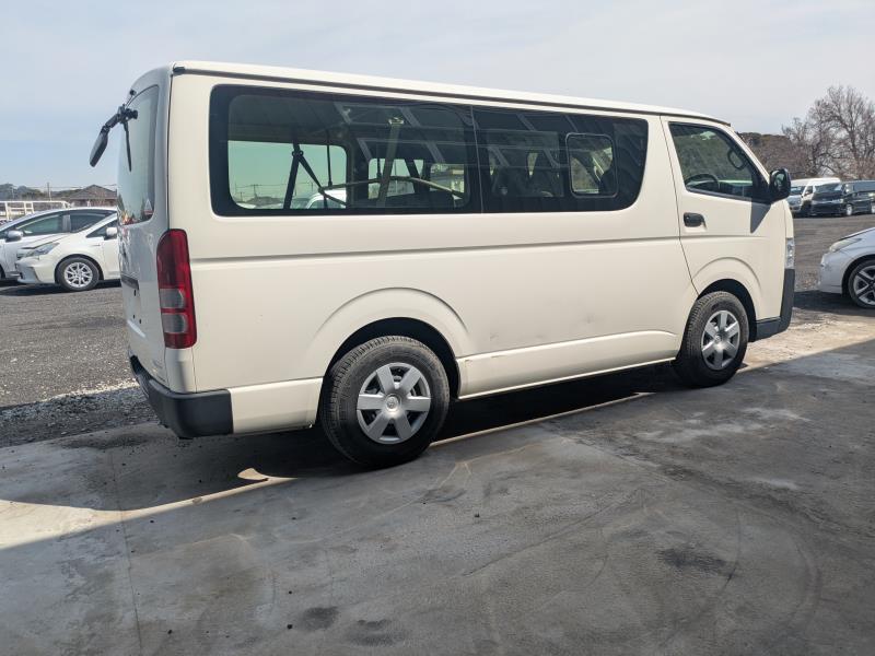 TOYOTA HIACE 2018/1
