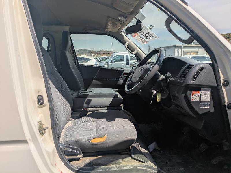 TOYOTA HIACE 2018/1