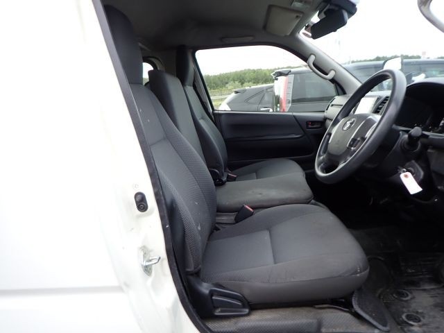 TOYOTA HIACE 2019/2