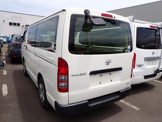TOYOTA REGIUSACE 2019/3