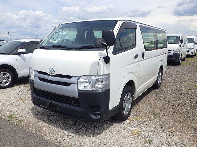 TOYOTA HIACE 2019/4
