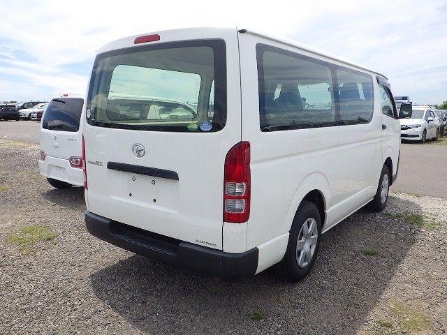 TOYOTA HIACE 2019/4