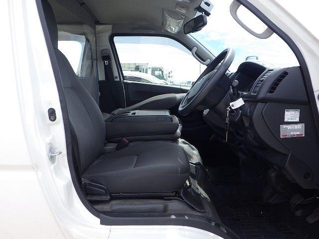 TOYOTA HIACE 2019/4