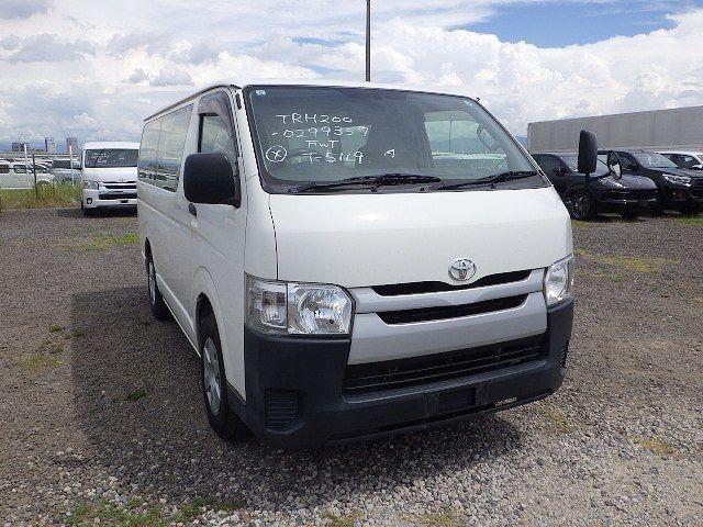 TOYOTA HIACE 2019/5