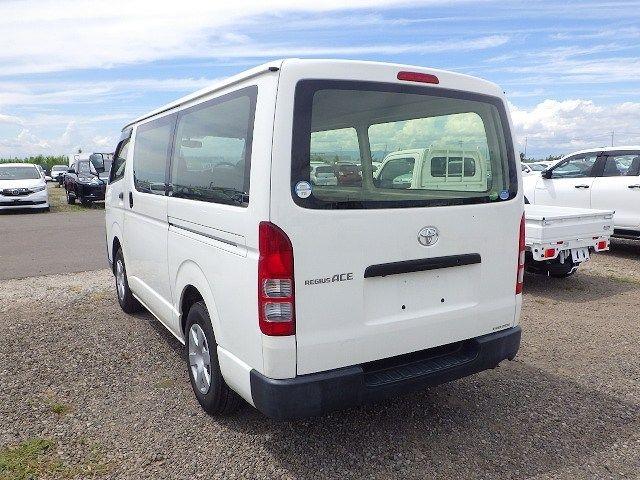 TOYOTA HIACE 2019/5