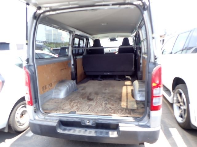TOYOTA HIACE 2019/5