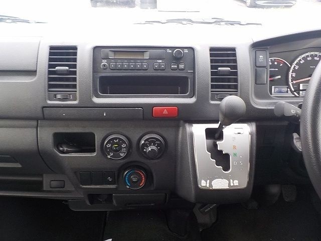 TOYOTA HIACE 2019/11