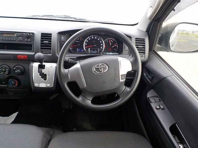 TOYOTA HIACE 2019/11
