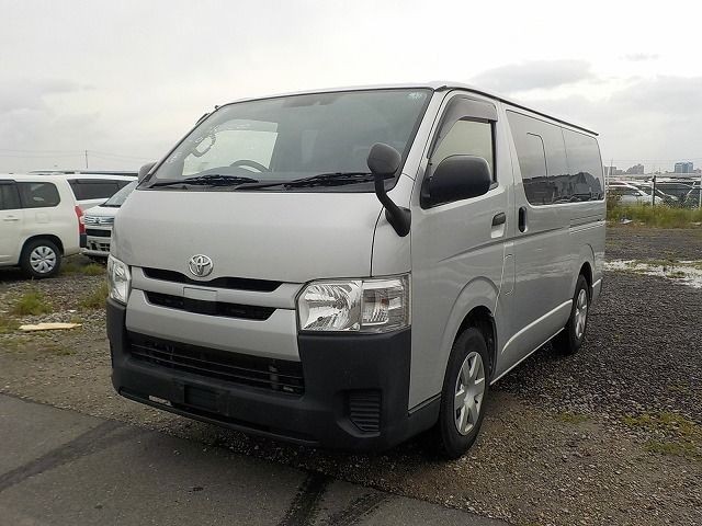 TOYOTA HIACE 2019/11