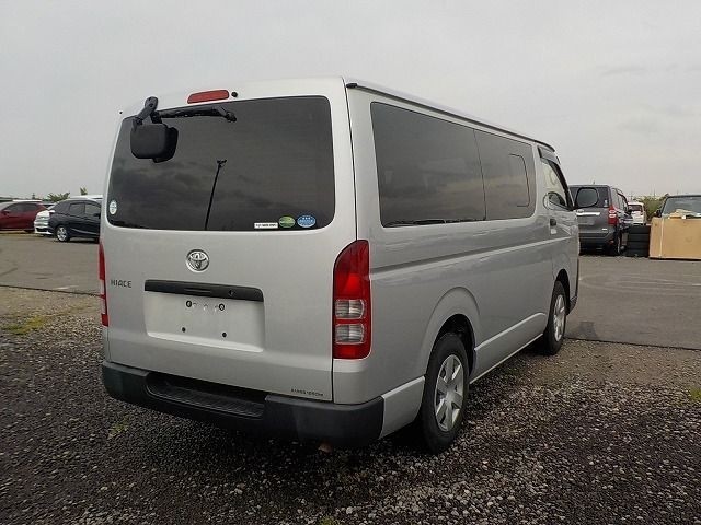 TOYOTA HIACE 2019/11