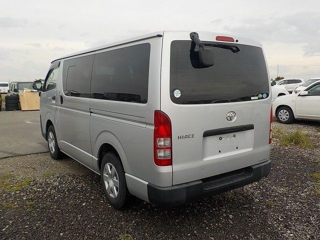TOYOTA HIACE 2019/11